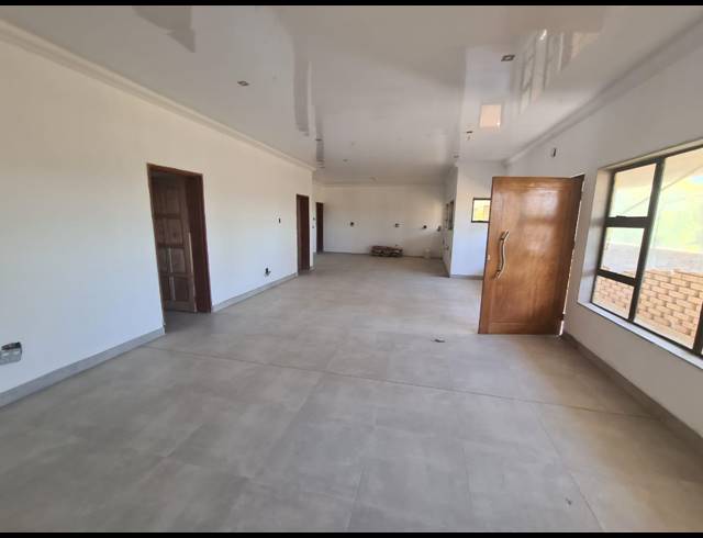 1 BEDROOM APARTMENT TO LET IN WATERVAL EAST
